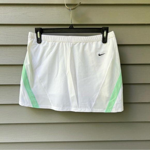 Nike Dresses & Skirts - Nike Tennis Mini Skort White GreenSport Skirt 90’s Size M (8-10)